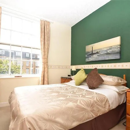 Hotel Haddock Hideaway At The Whiteley *