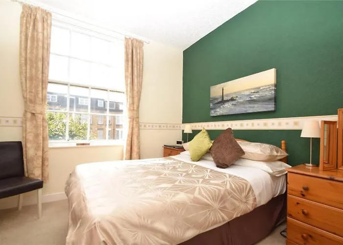 Hotel Haddock Hideaway At The Whiteley *